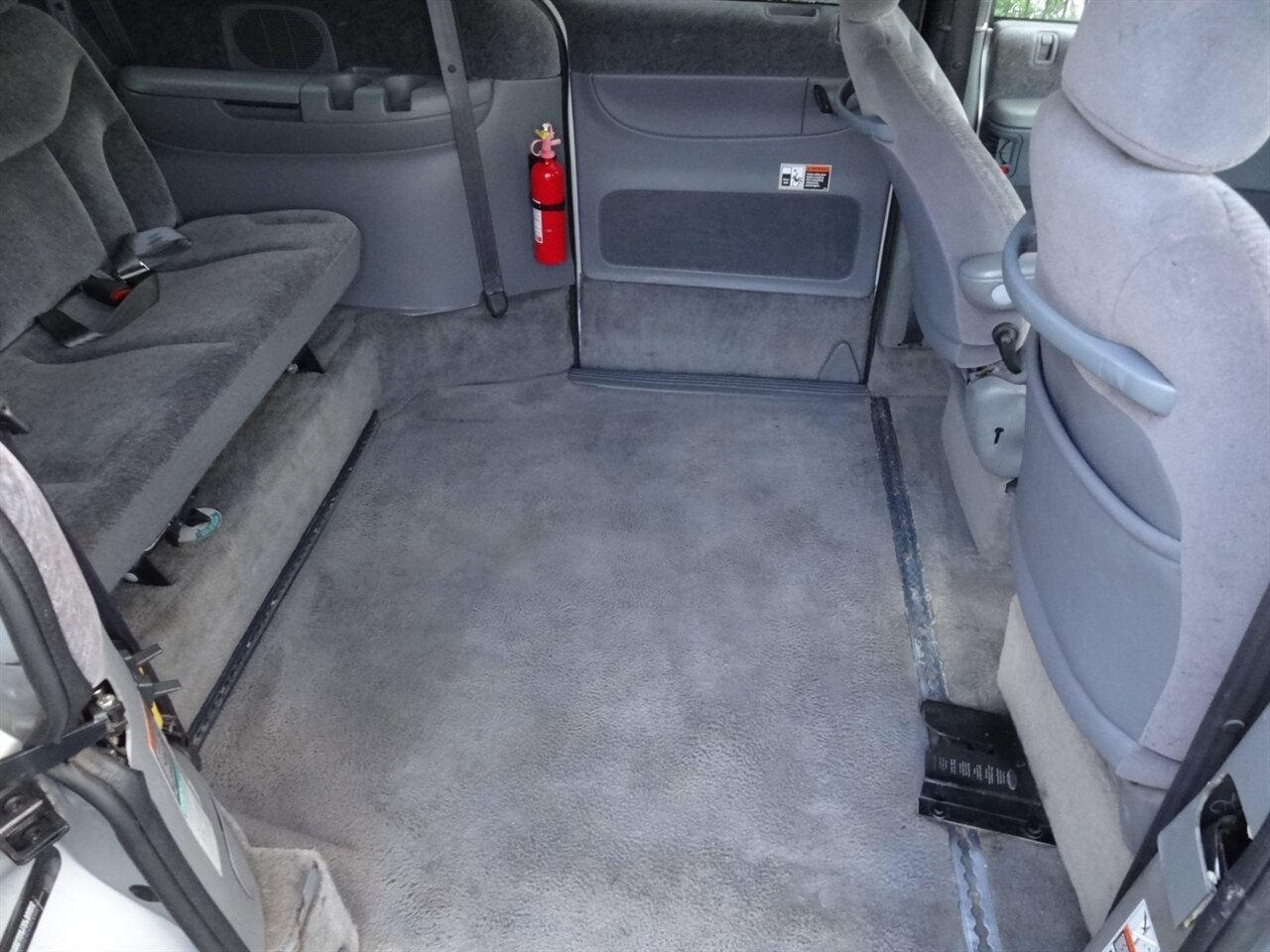 2000 Dodge Grand Caravan SE BraunAbility Handicap van - Photo 48 - Deland, FL 32720