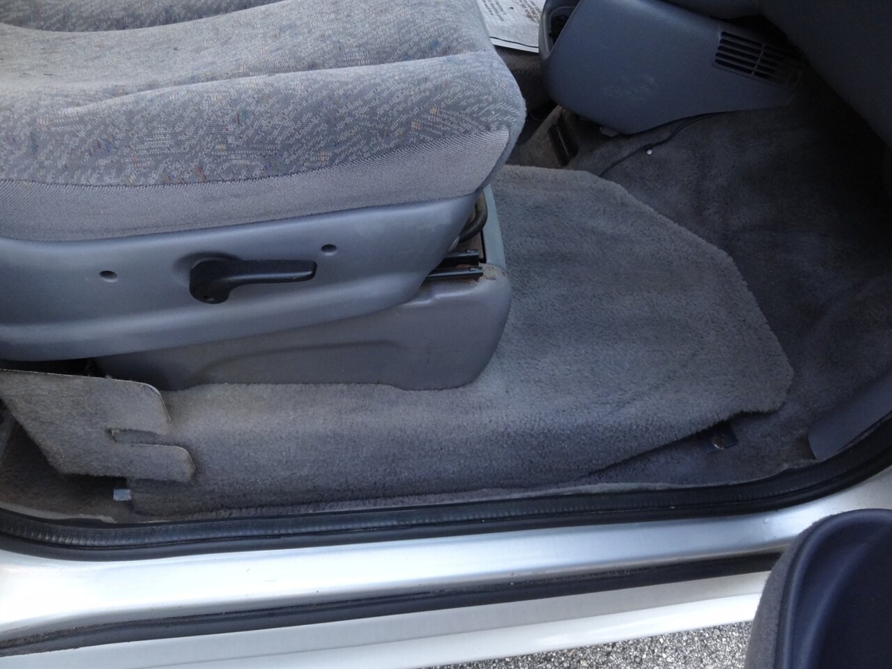 2000 Dodge Grand Caravan SE BraunAbility Handicap van - Photo 52 - Deland, FL 32720