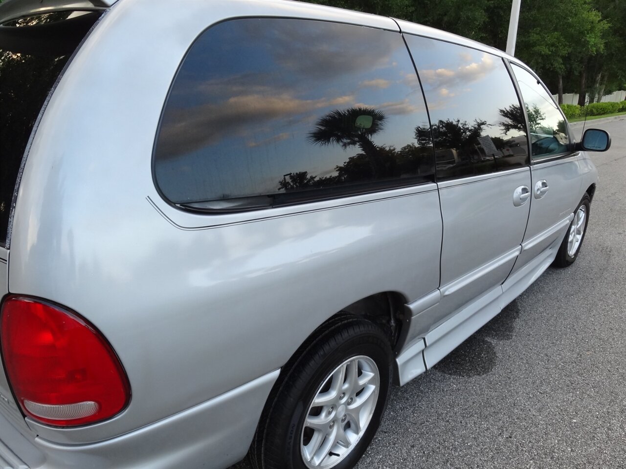 2000 Dodge Grand Caravan SE BraunAbility Handicap van - Photo 15 - Deland, FL 32720