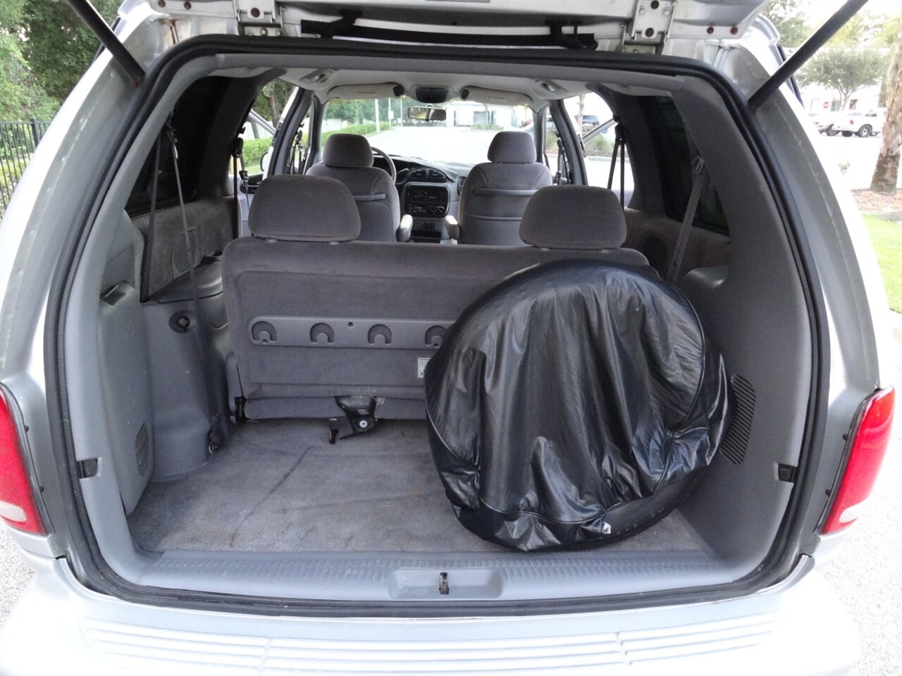 2000 Dodge Grand Caravan SE BraunAbility Handicap van - Photo 41 - Deland, FL 32720