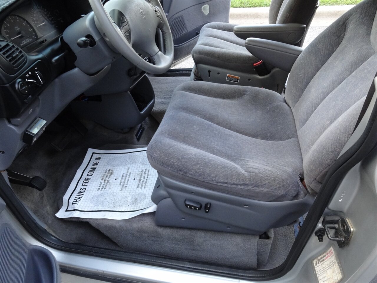 2000 Dodge Grand Caravan SE BraunAbility Handicap van - Photo 34 - Deland, FL 32720