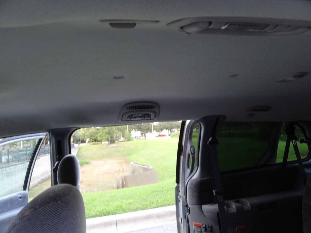 2000 Dodge Grand Caravan SE BraunAbility Handicap van - Photo 38 - Deland, FL 32720
