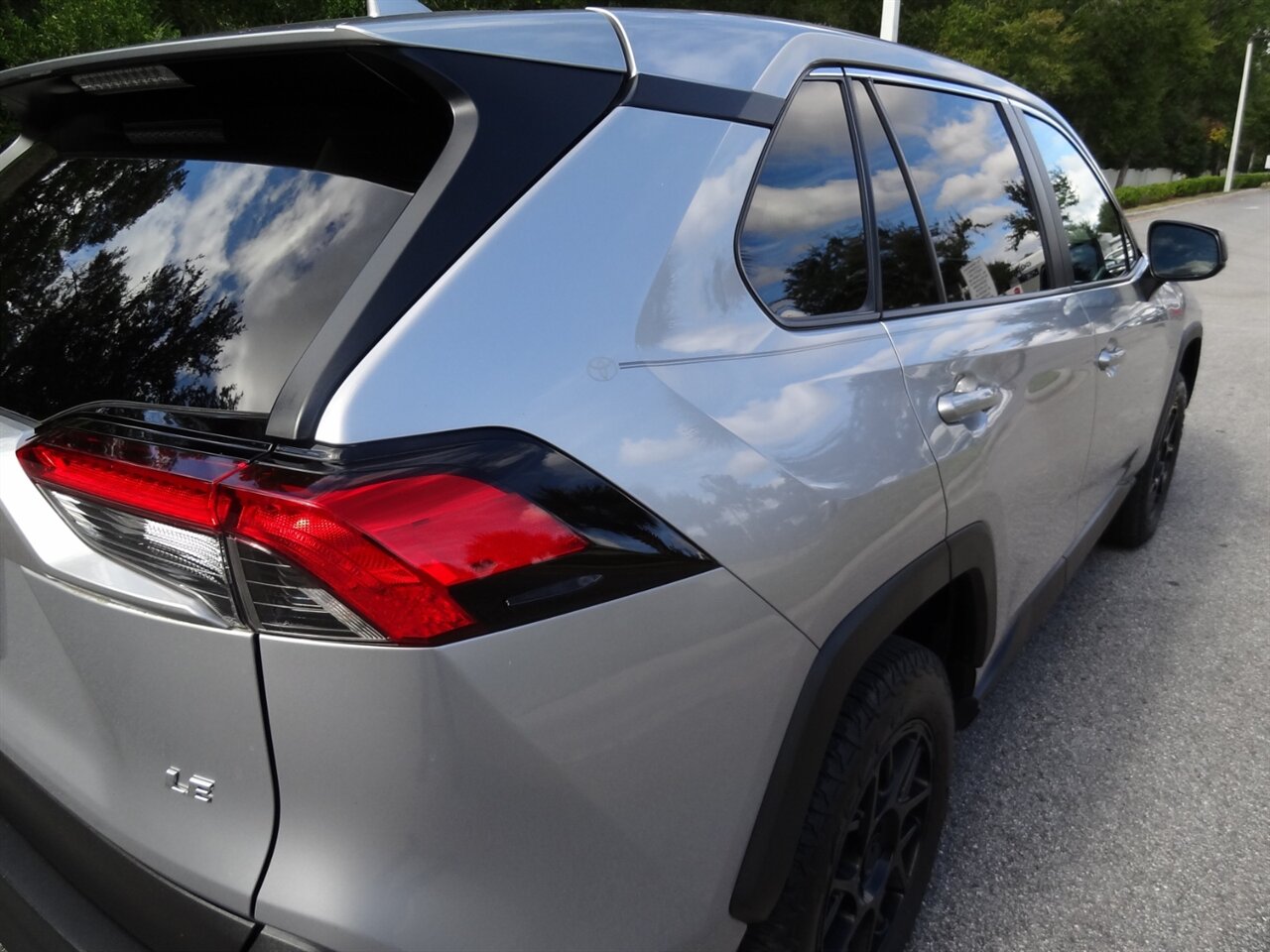 2022 Toyota RAV4 LE   - Photo 13 - Deland, FL 32720