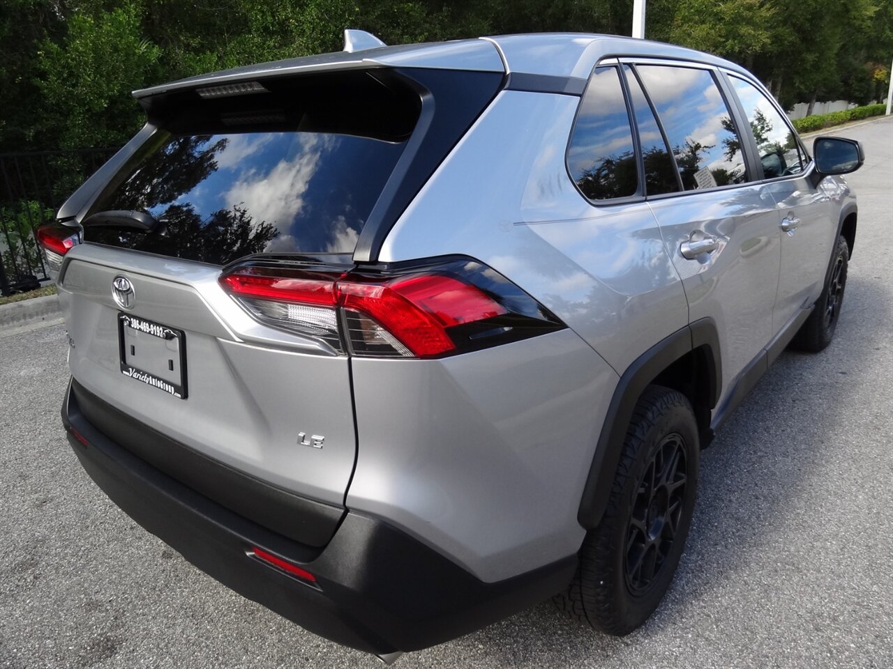 2022 Toyota RAV4 LE   - Photo 3 - Deland, FL 32720