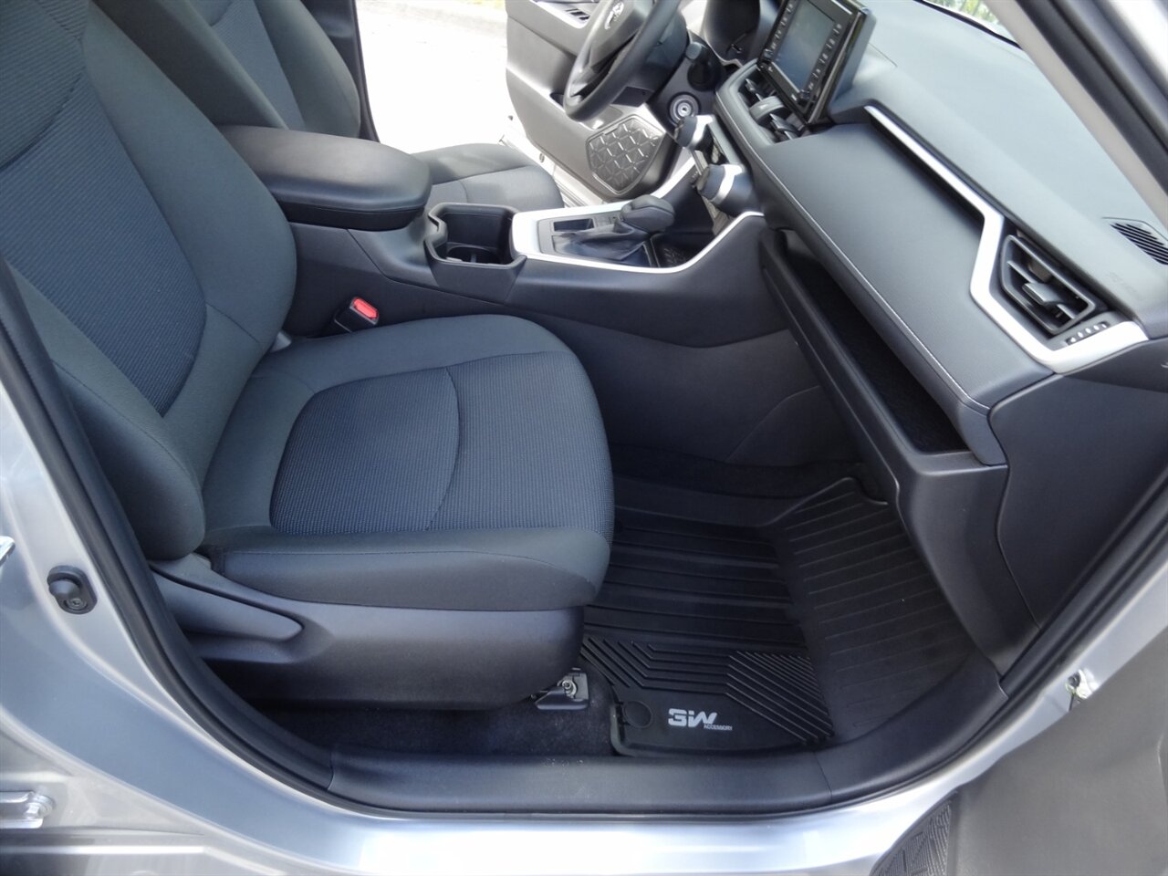 2022 Toyota RAV4 LE   - Photo 38 - Deland, FL 32720