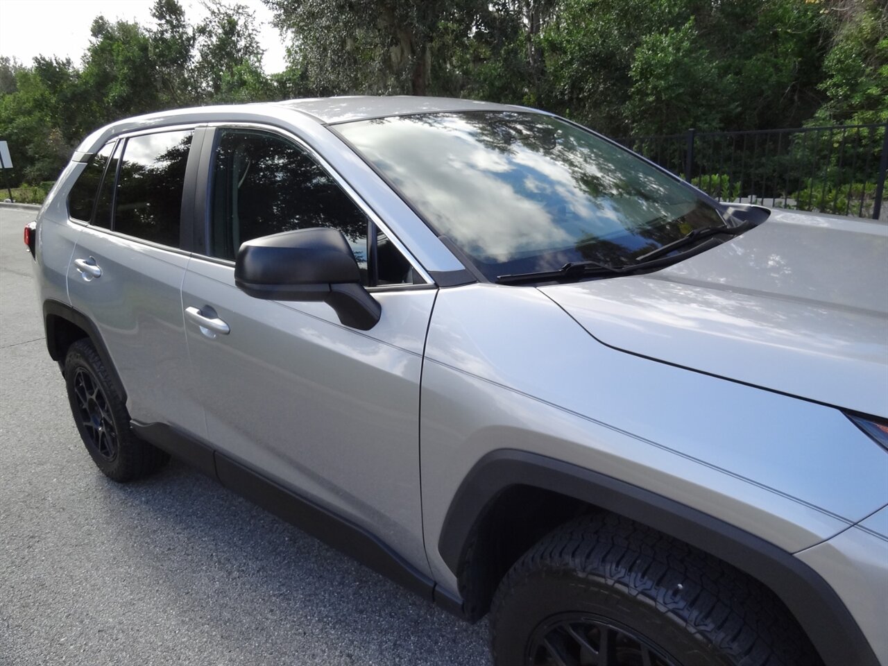 2022 Toyota RAV4 LE   - Photo 8 - Deland, FL 32720