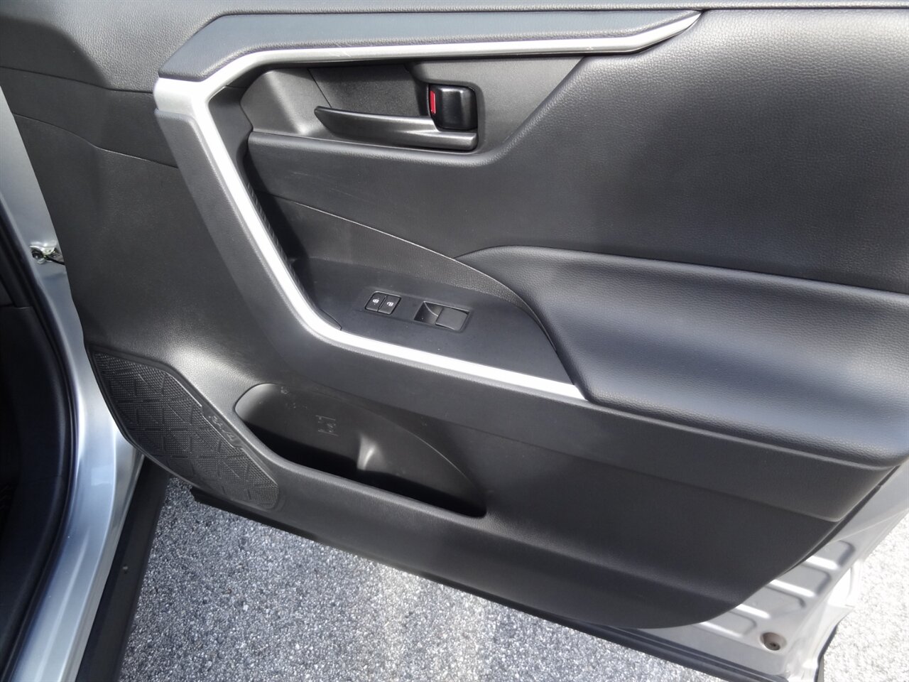 2022 Toyota RAV4 LE   - Photo 42 - Deland, FL 32720