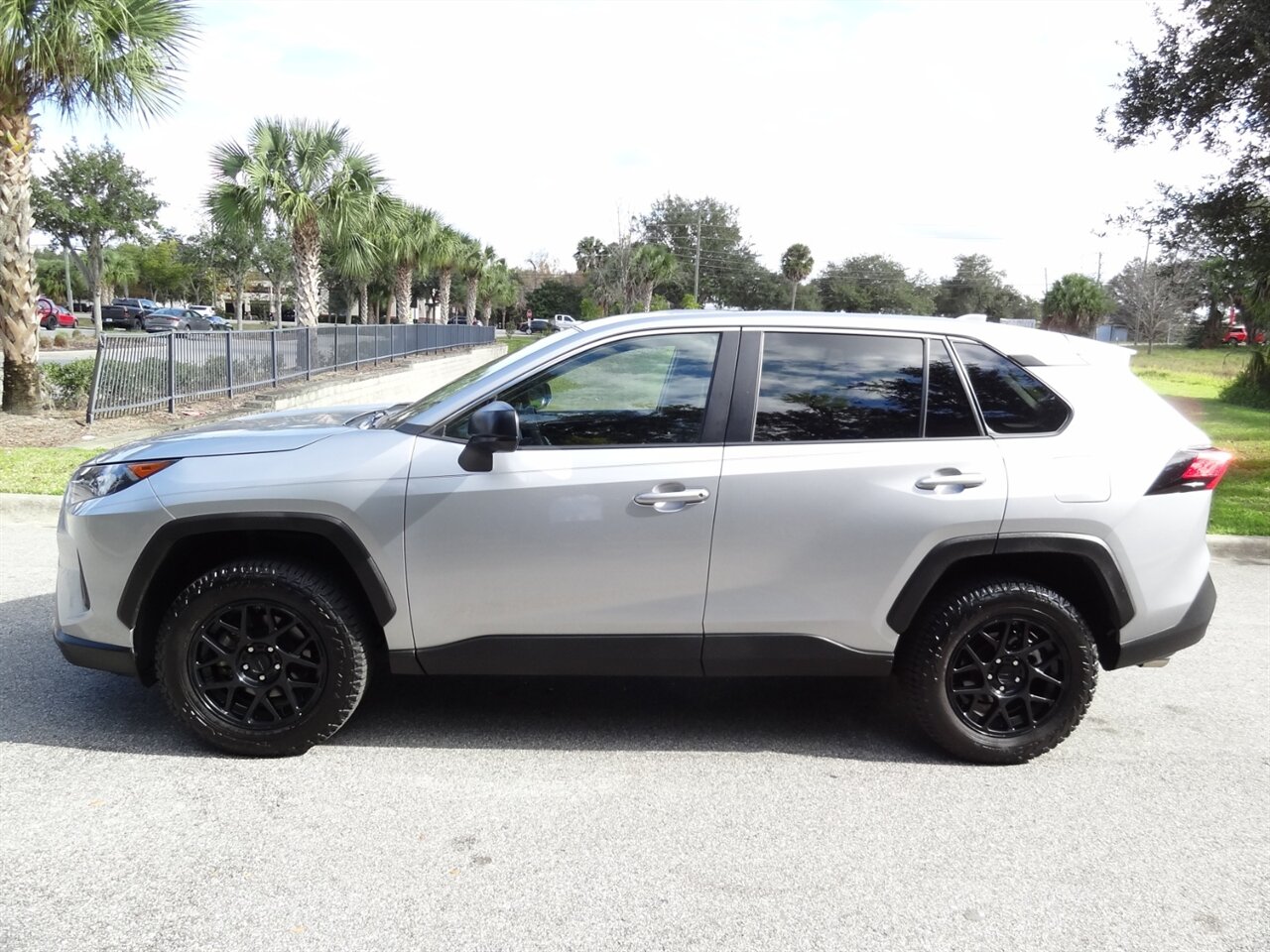2022 Toyota RAV4 LE   - Photo 16 - Deland, FL 32720