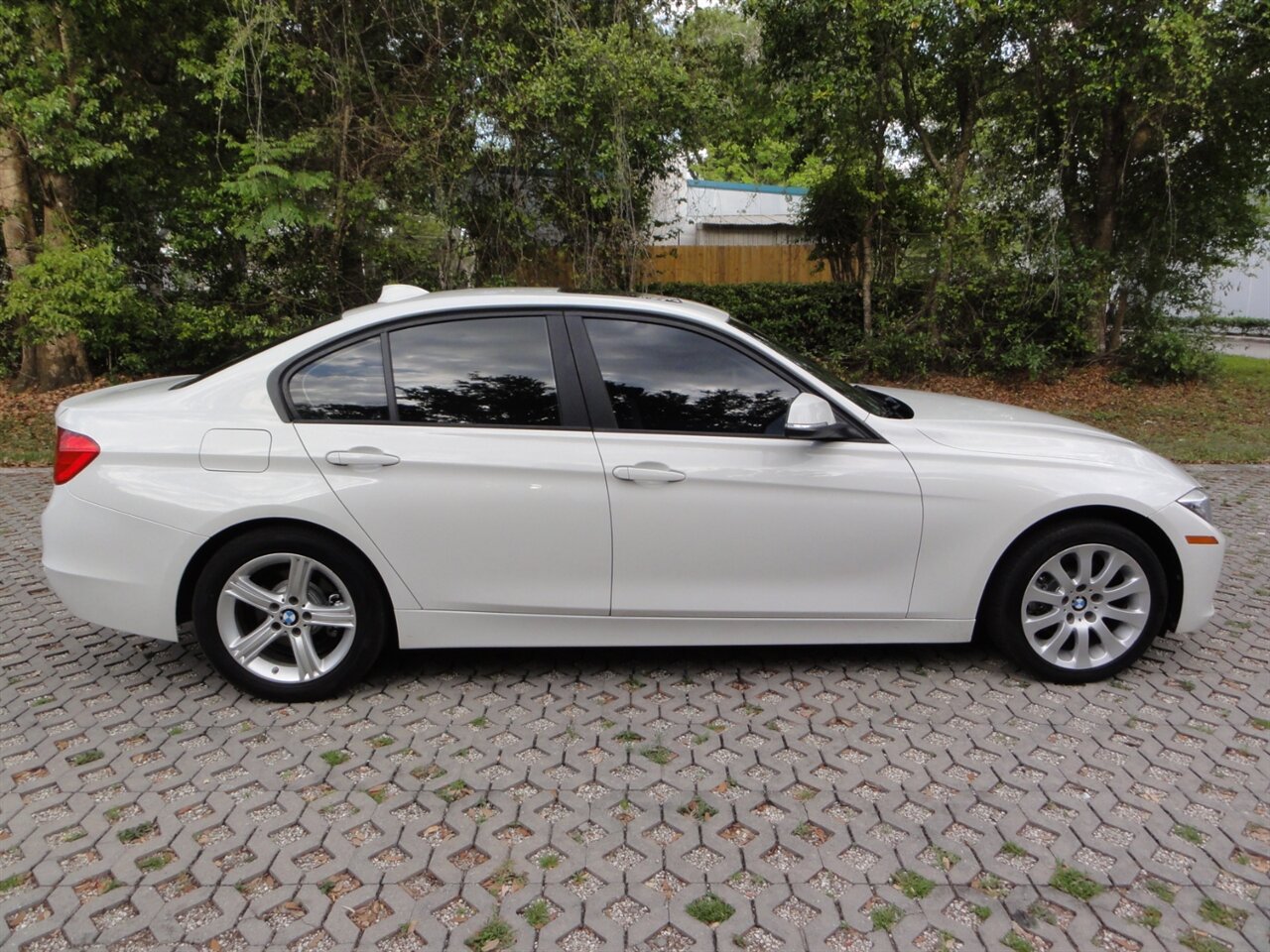 2015 BMW 320i xDrive  Premium - Photo 15 - Deland, FL 32720