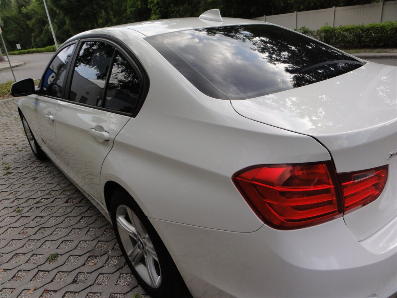 2015 BMW 320i xDrive  Premium - Photo 12 - Deland, FL 32720