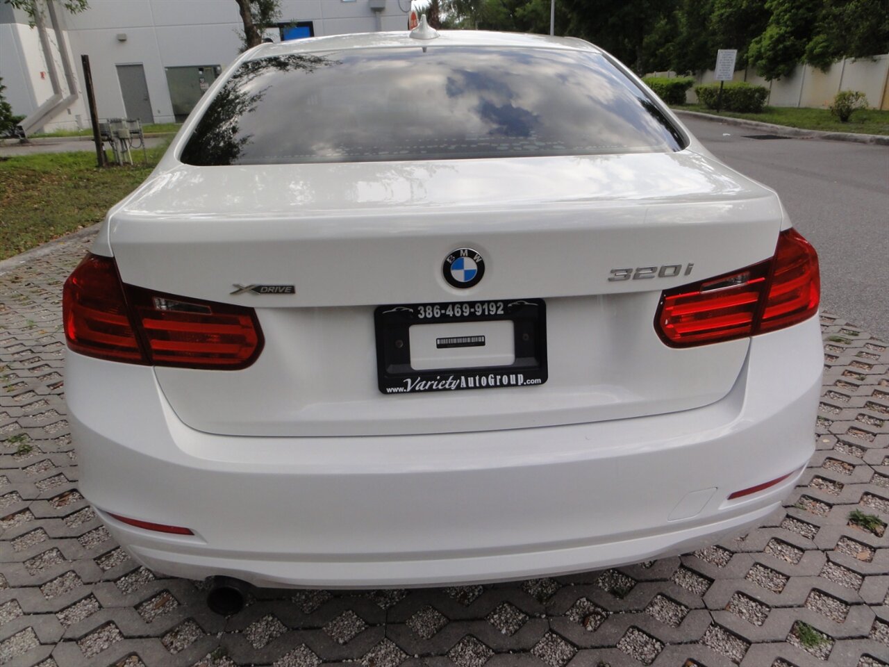 2015 BMW 320i xDrive  Premium - Photo 14 - Deland, FL 32720