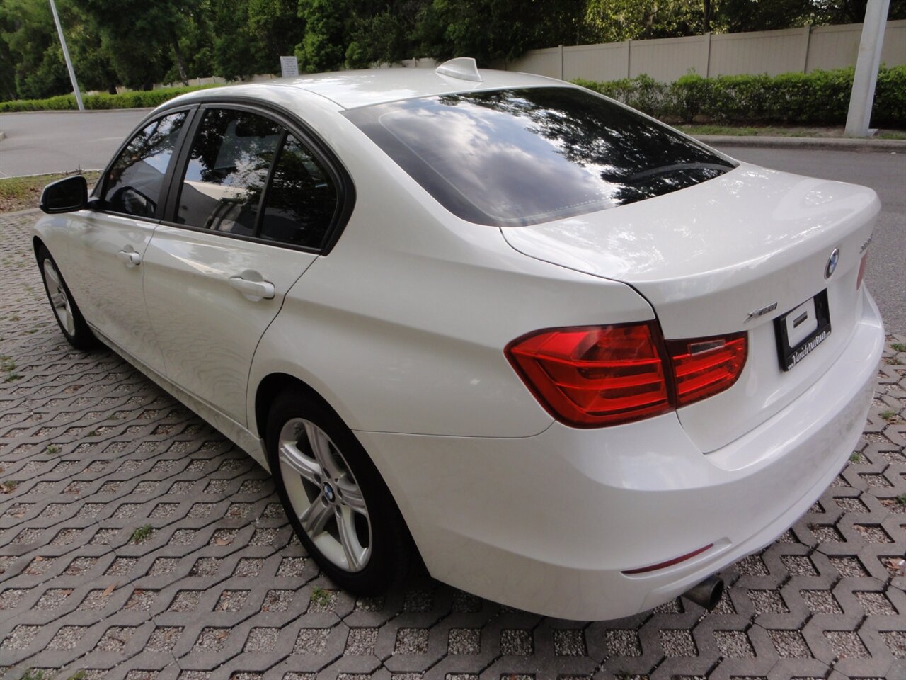 2015 BMW 320i xDrive  Premium - Photo 4 - Deland, FL 32720