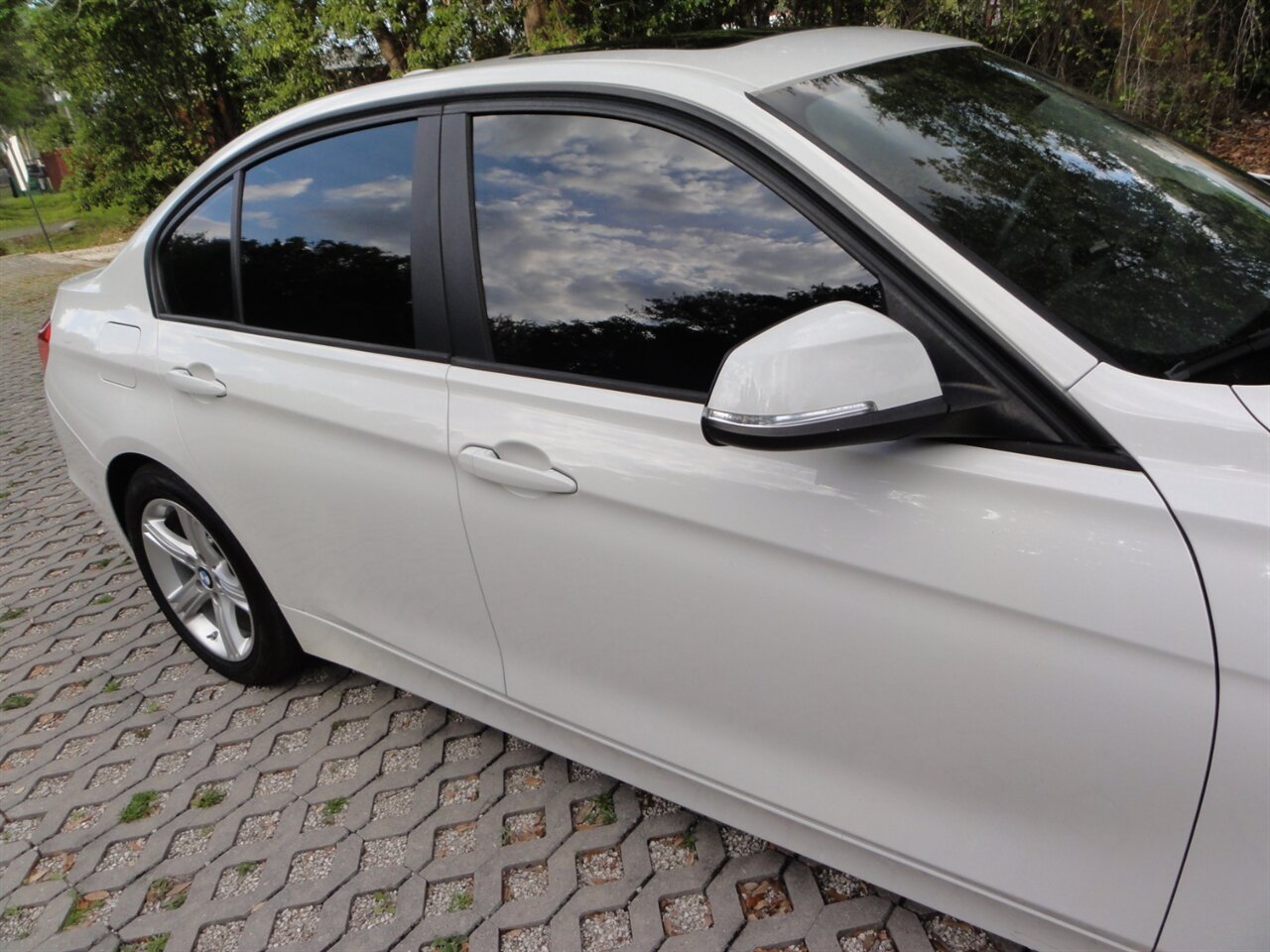 2015 BMW 320i xDrive  Premium - Photo 10 - Deland, FL 32720