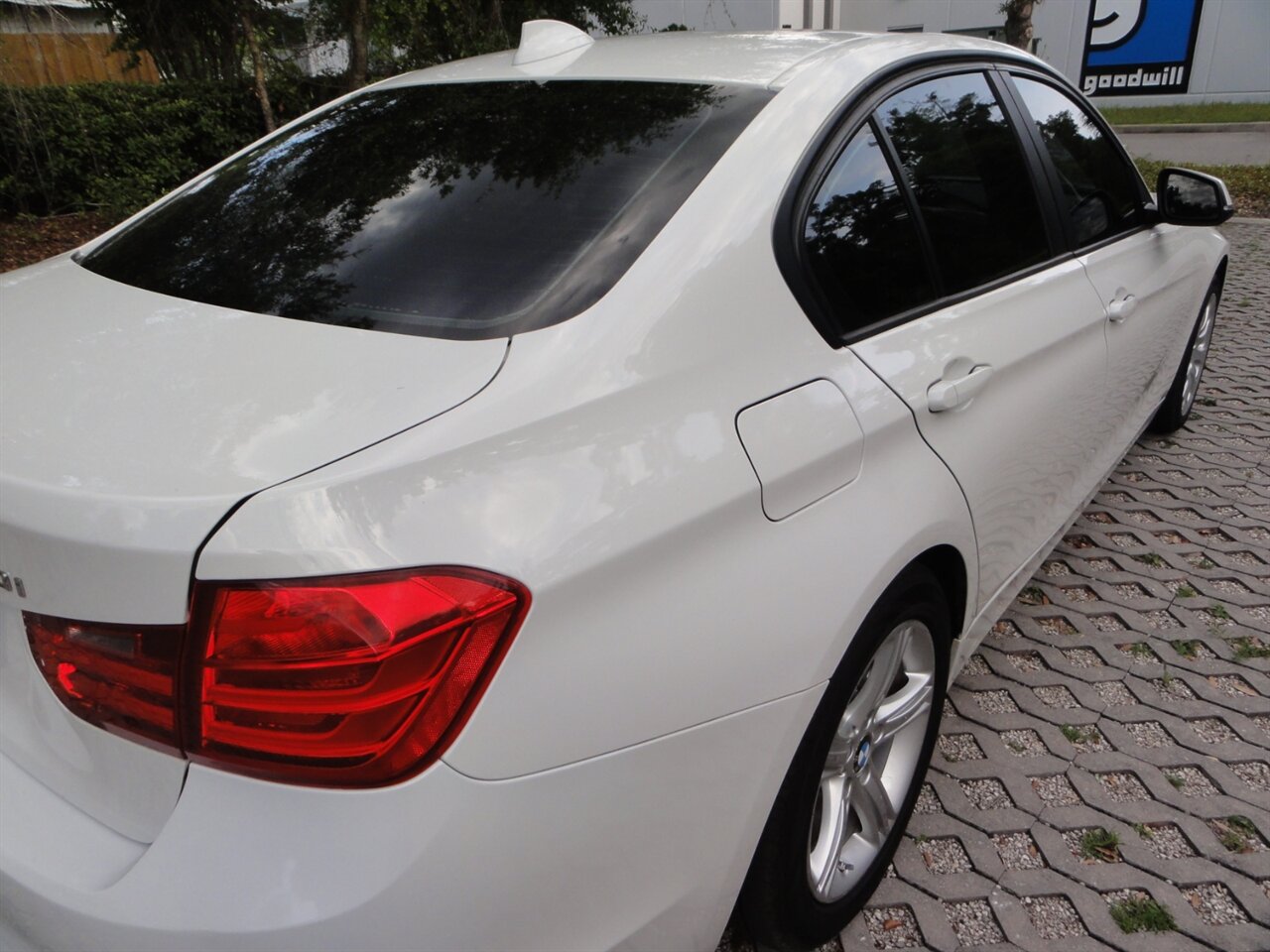 2015 BMW 320i xDrive  Premium - Photo 13 - Deland, FL 32720