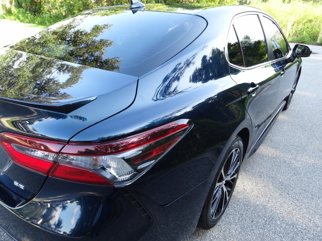 2021 Toyota Camry SE - Photo 13 - Deland, FL 32720