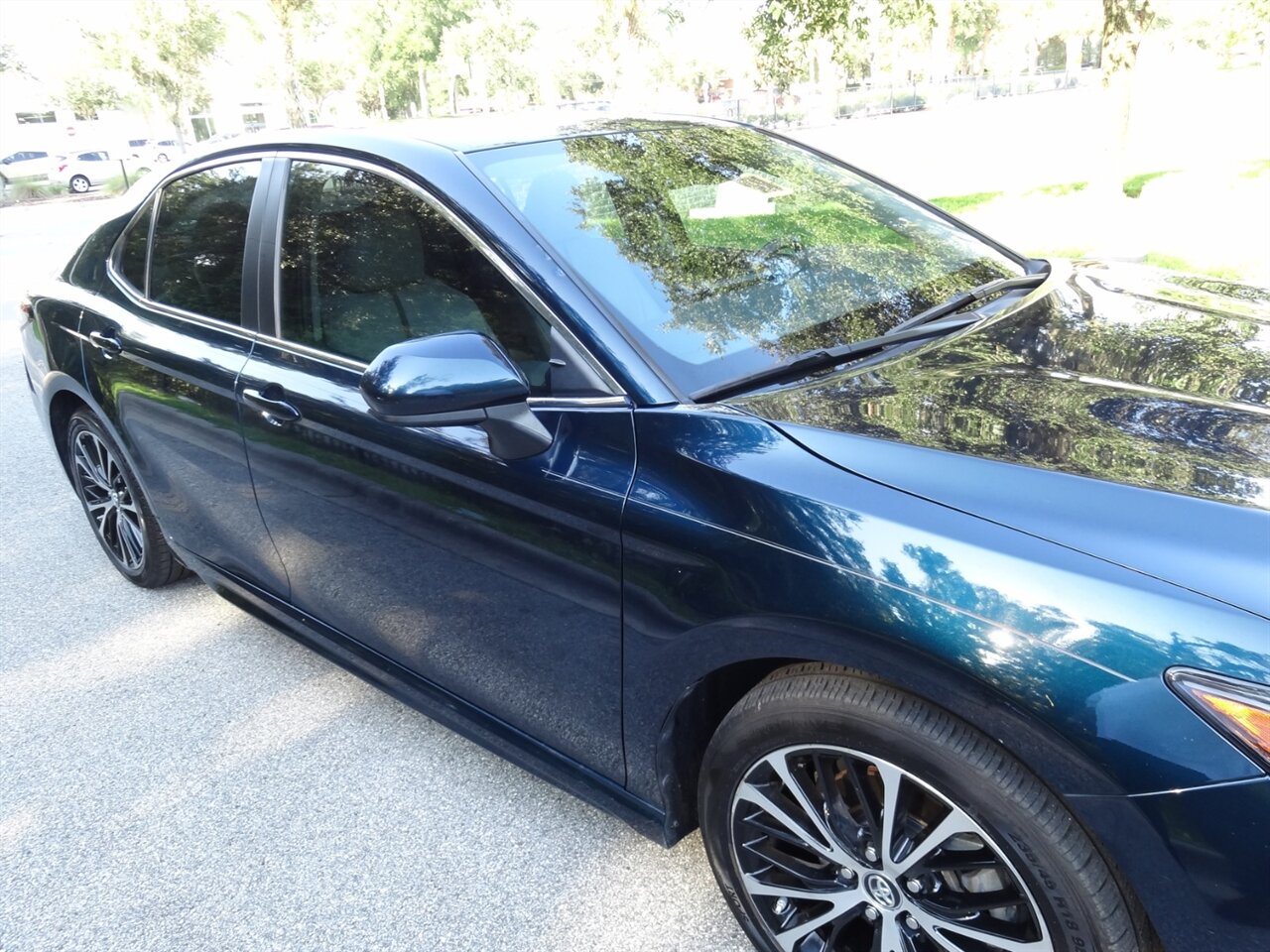 2021 Toyota Camry SE - Photo 8 - Deland, FL 32720