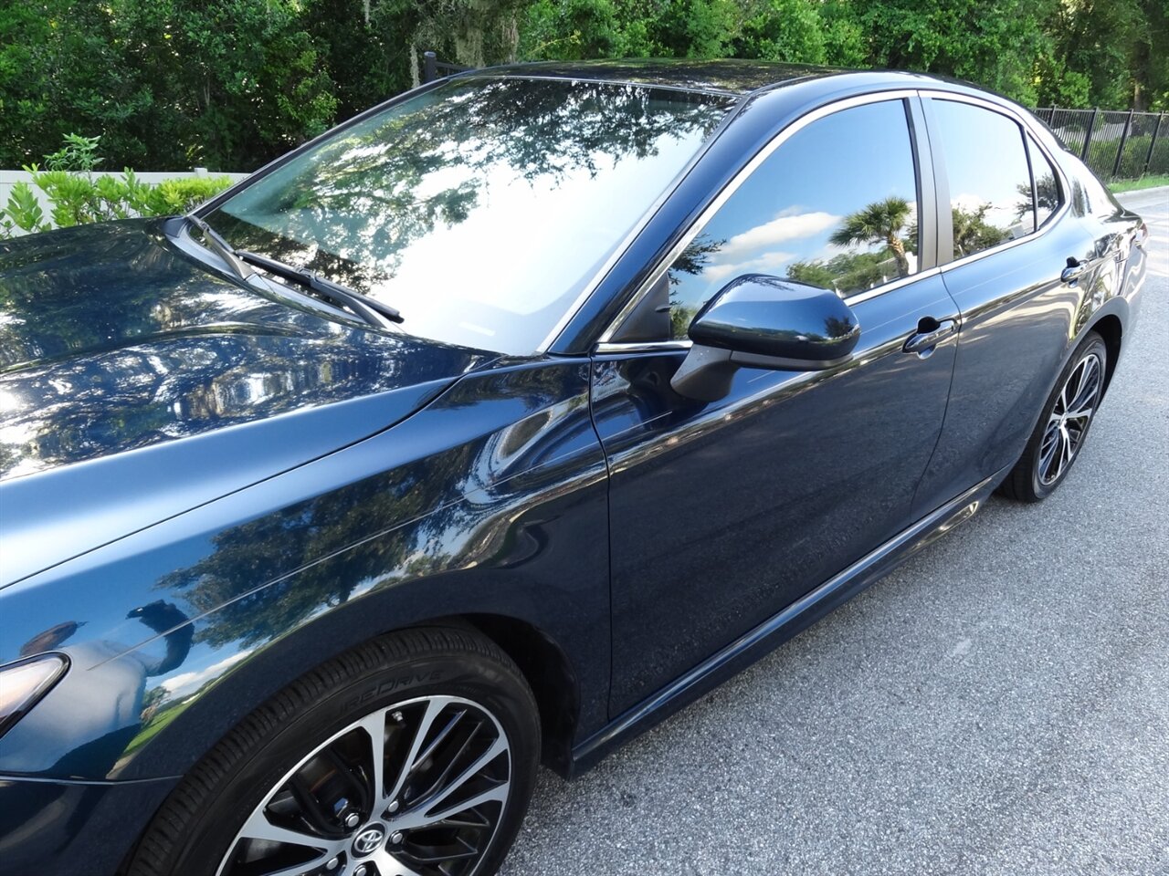 2021 Toyota Camry SE - Photo 9 - Deland, FL 32720