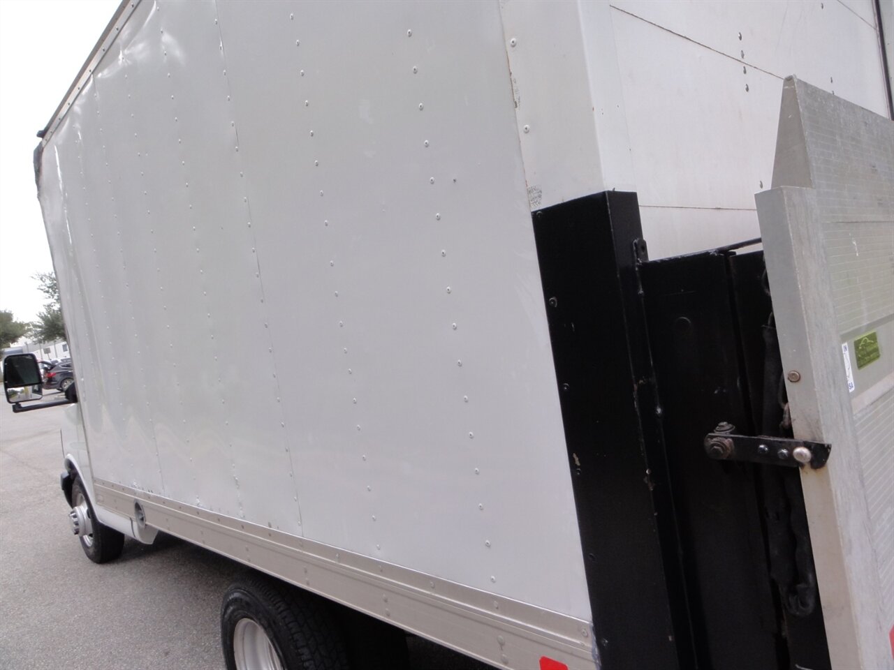 2012 Chevrolet Express 3500 BOX TRUCK - Photo 12 - Deland, FL 32720