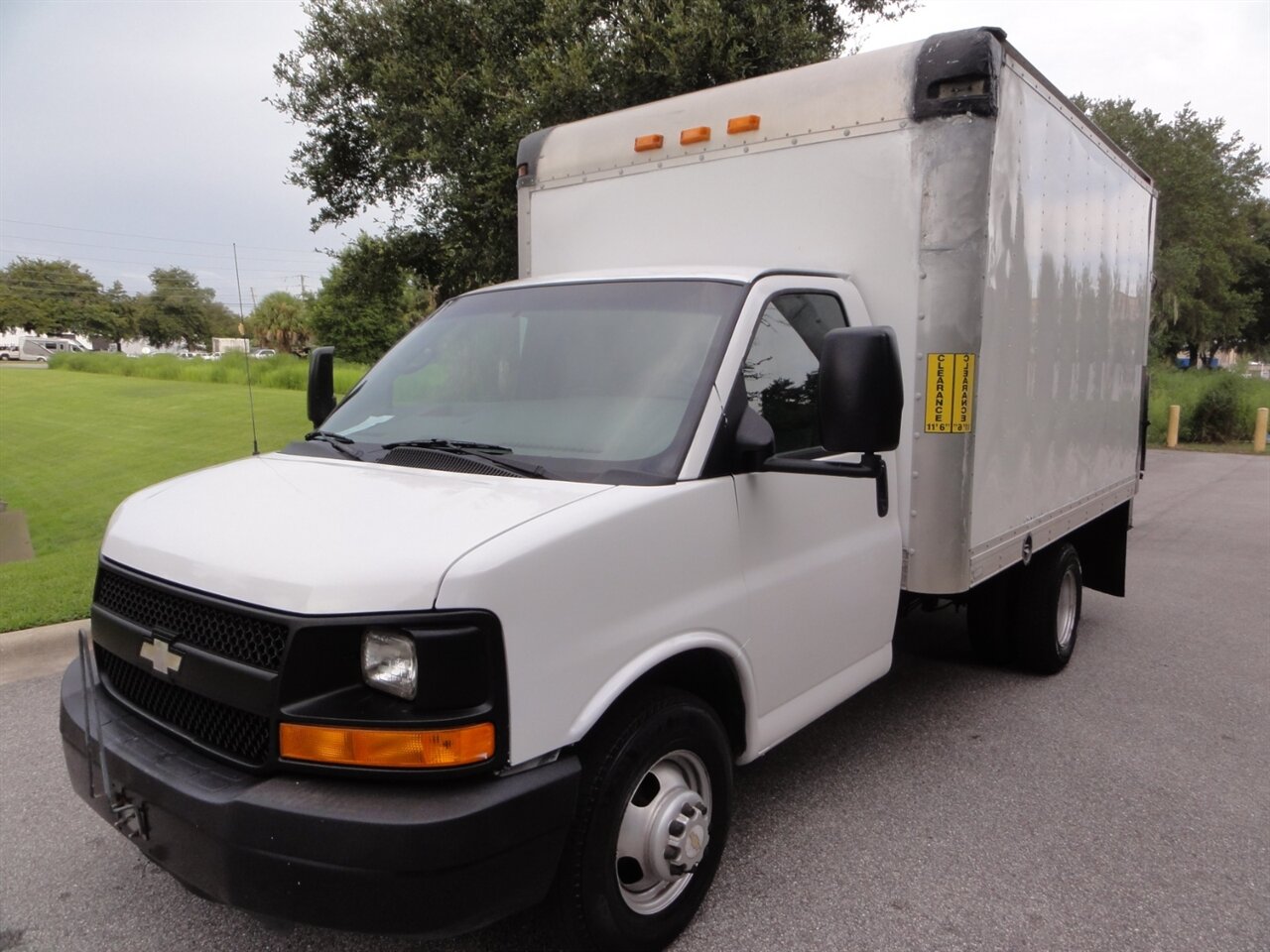 2012 Chevrolet Express 3500 BOX TRUCK - Photo 2 - Deland, FL 32720