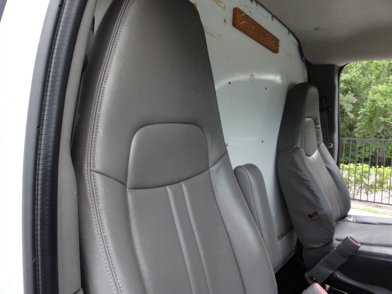 2012 Chevrolet Express 3500 BOX TRUCK - Photo 30 - Deland, FL 32720
