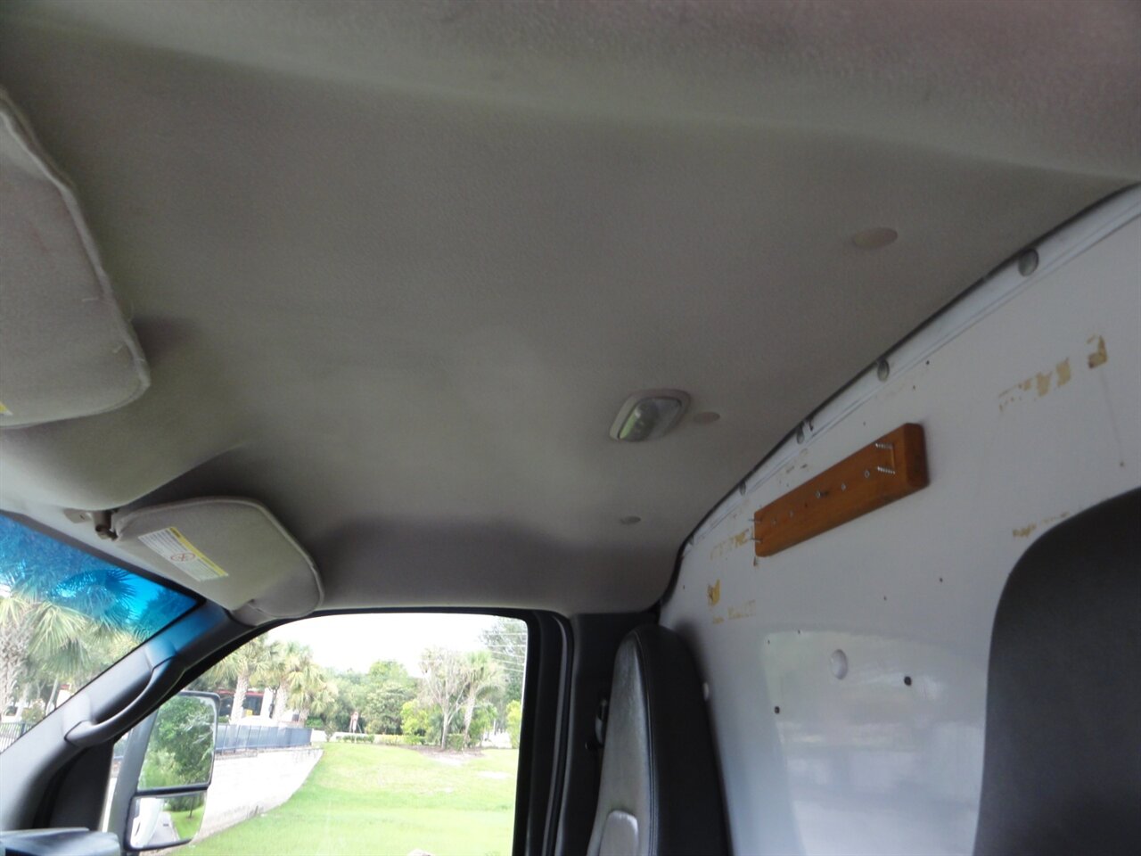 2012 Chevrolet Express 3500 BOX TRUCK - Photo 24 - Deland, FL 32720