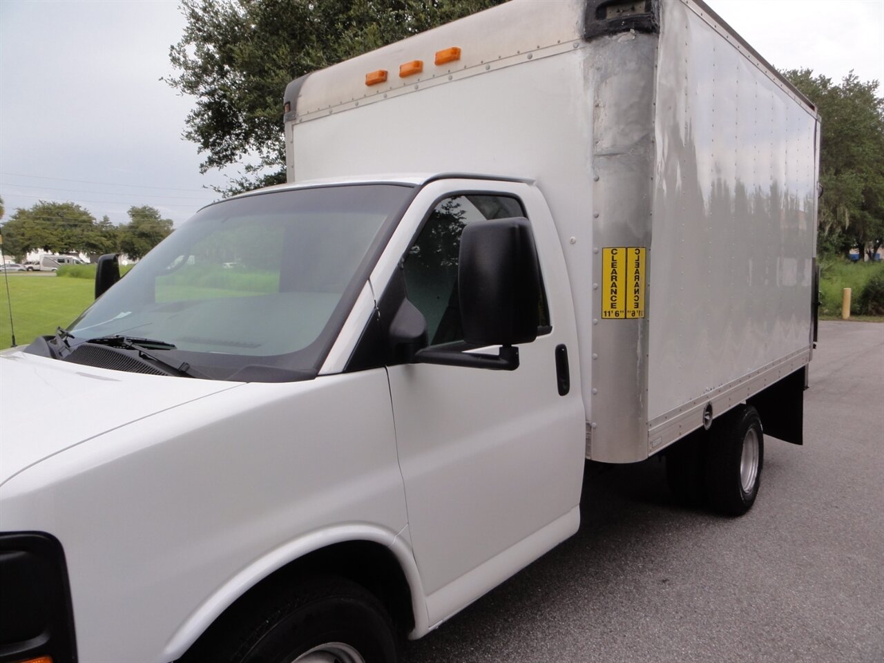 2012 Chevrolet Express 3500 BOX TRUCK - Photo 9 - Deland, FL 32720