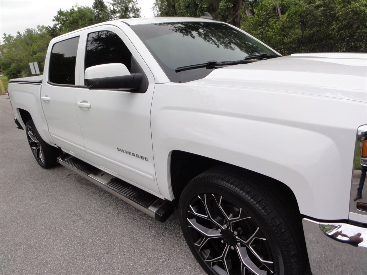 2017 Chevrolet Silverado 1500 LT   - Photo 8 - Deland, FL 32720