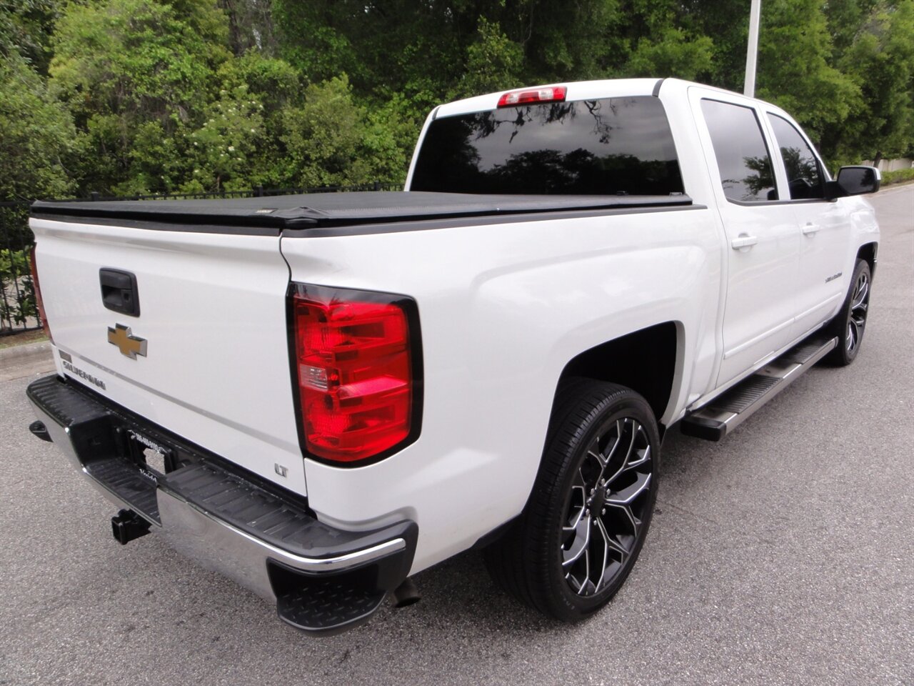 2017 Chevrolet Silverado 1500 LT   - Photo 4 - Deland, FL 32720