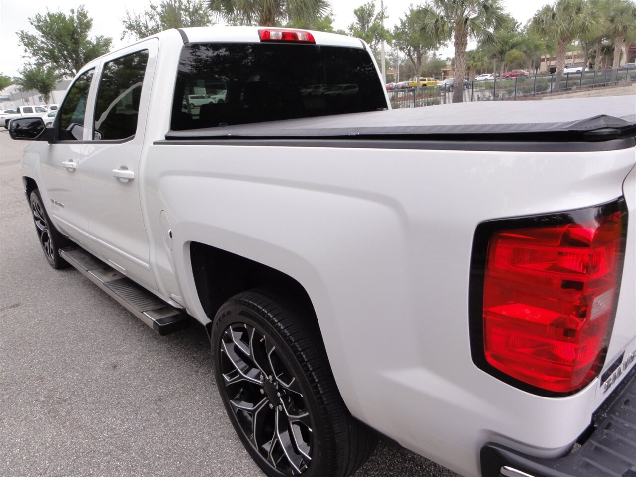 2017 Chevrolet Silverado 1500 LT   - Photo 14 - Deland, FL 32720