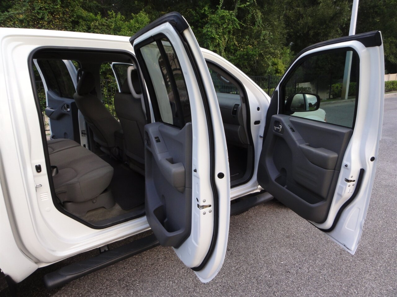 2018 Nissan Frontier SV Crew cab - Photo 18 - Deland, FL 32720