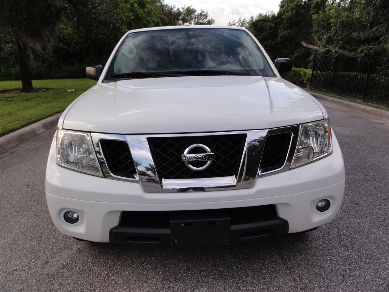 2018 Nissan Frontier SV Crew cab - Photo 5 - Deland, FL 32720