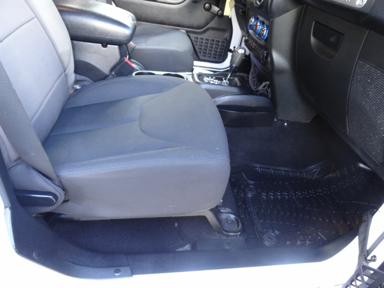 2016 Jeep Wrangler Unlimited Sport  4X4 - Photo 51 - Deland, FL 32720