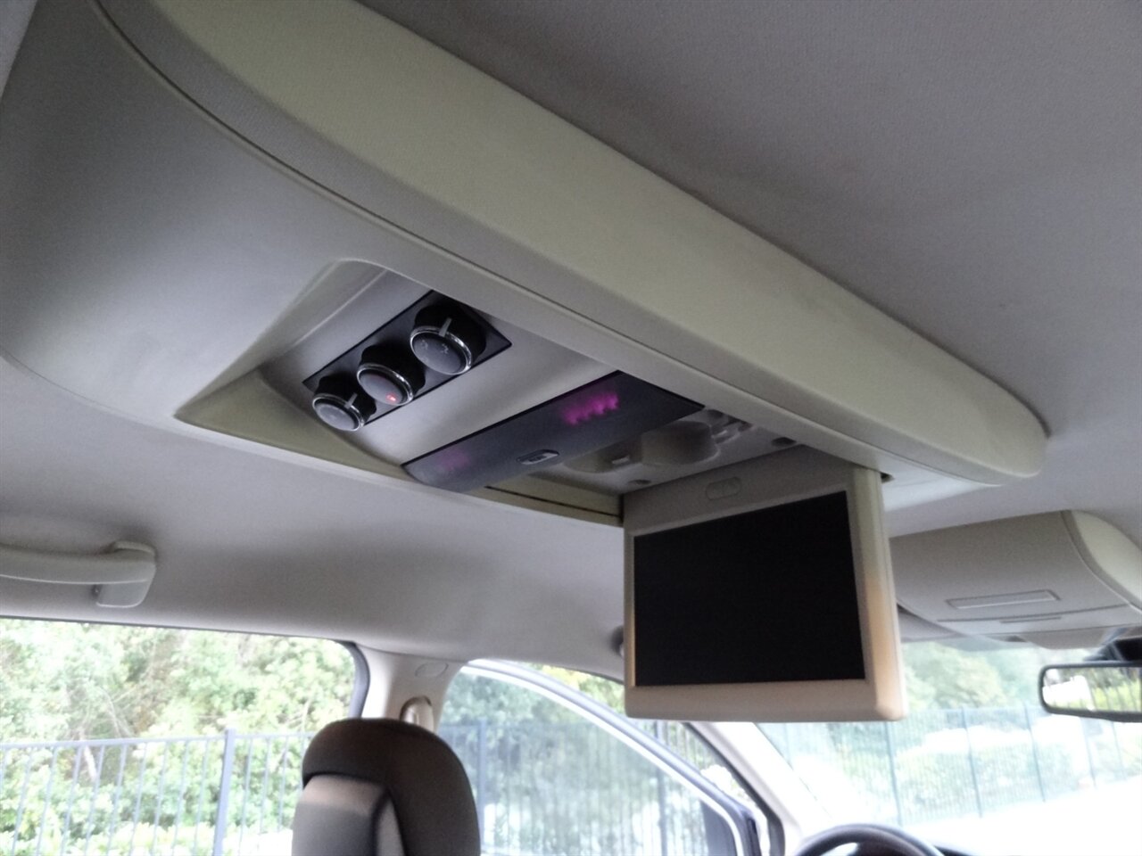 2019 Dodge Grand Caravan SE  Rear DVD entertainment - Photo 38 - Deland, FL 32720