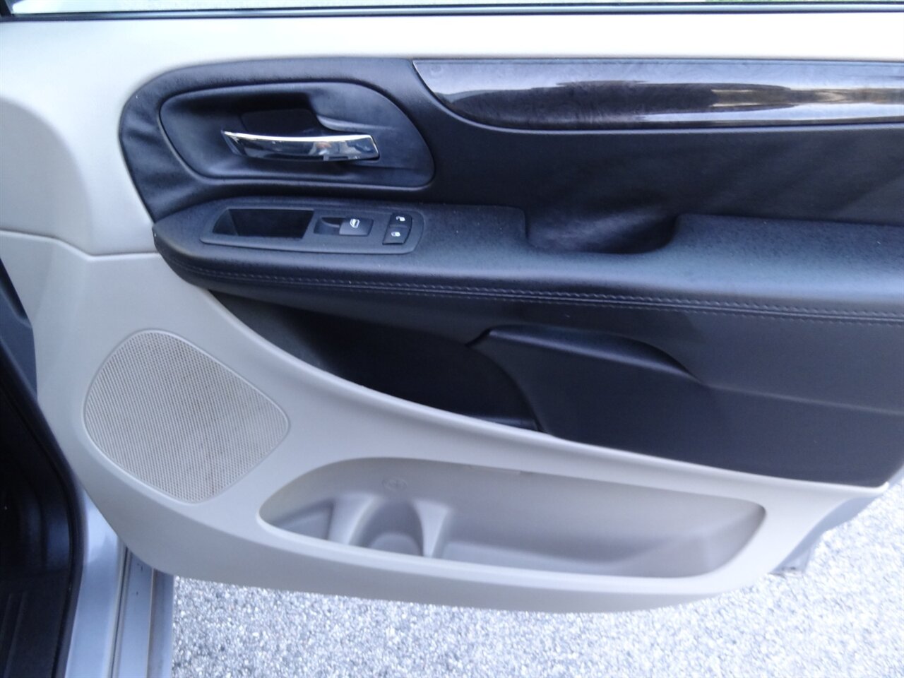 2019 Dodge Grand Caravan SE  Rear DVD entertainment - Photo 42 - Deland, FL 32720