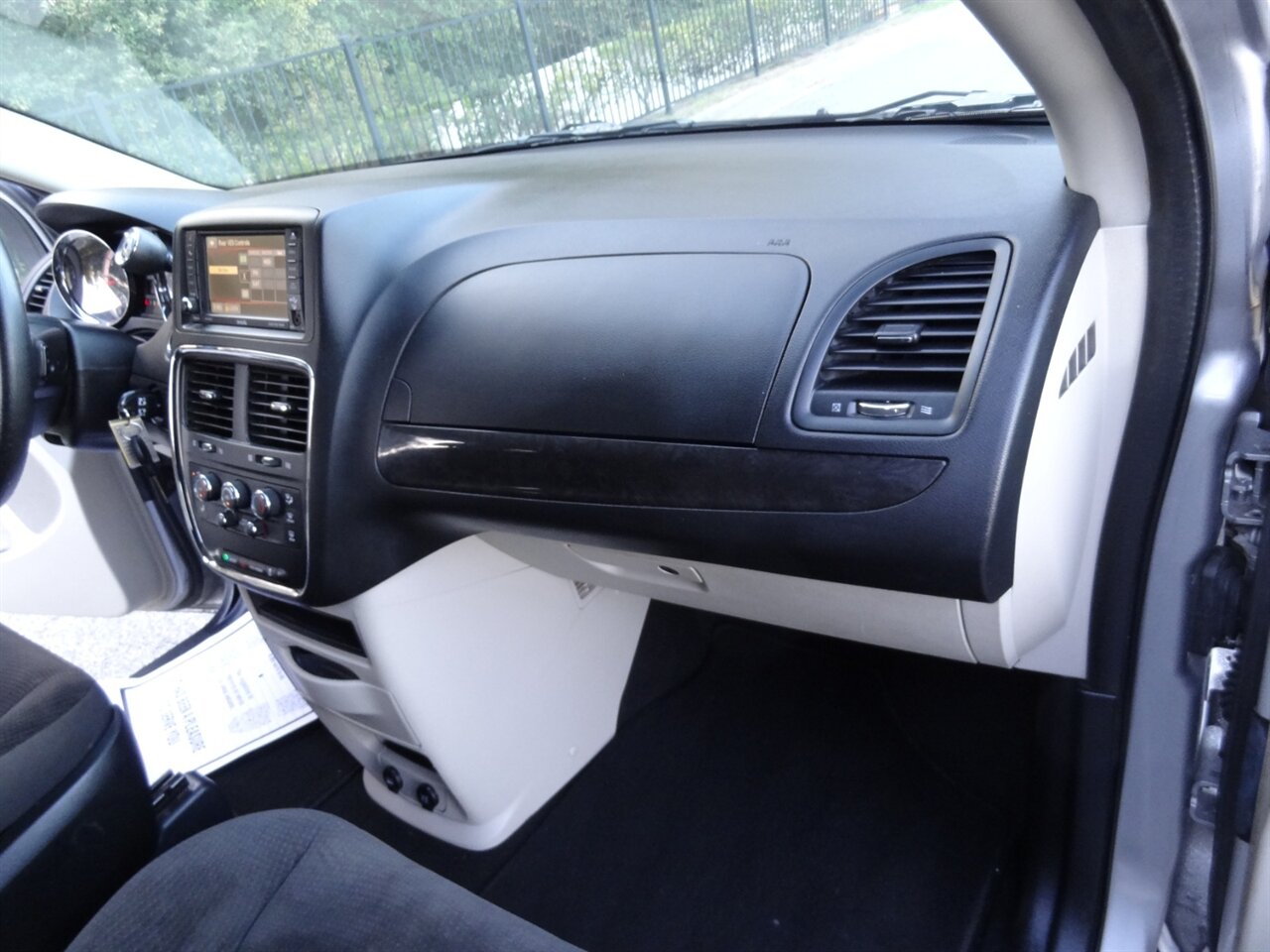 2019 Dodge Grand Caravan SE  Rear DVD entertainment - Photo 41 - Deland, FL 32720