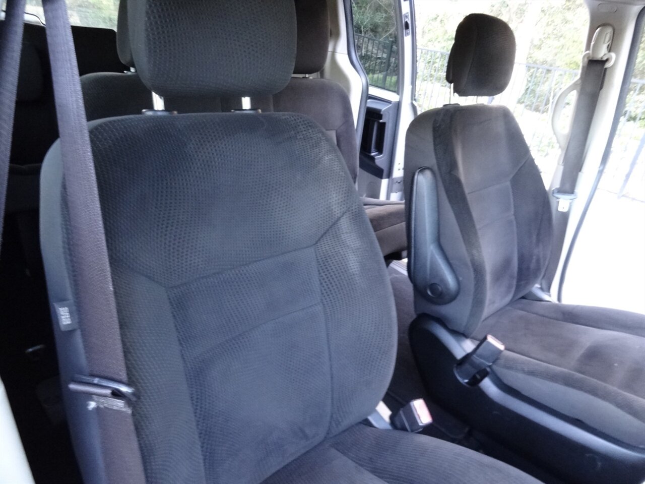 2019 Dodge Grand Caravan SE  Rear DVD entertainment - Photo 40 - Deland, FL 32720