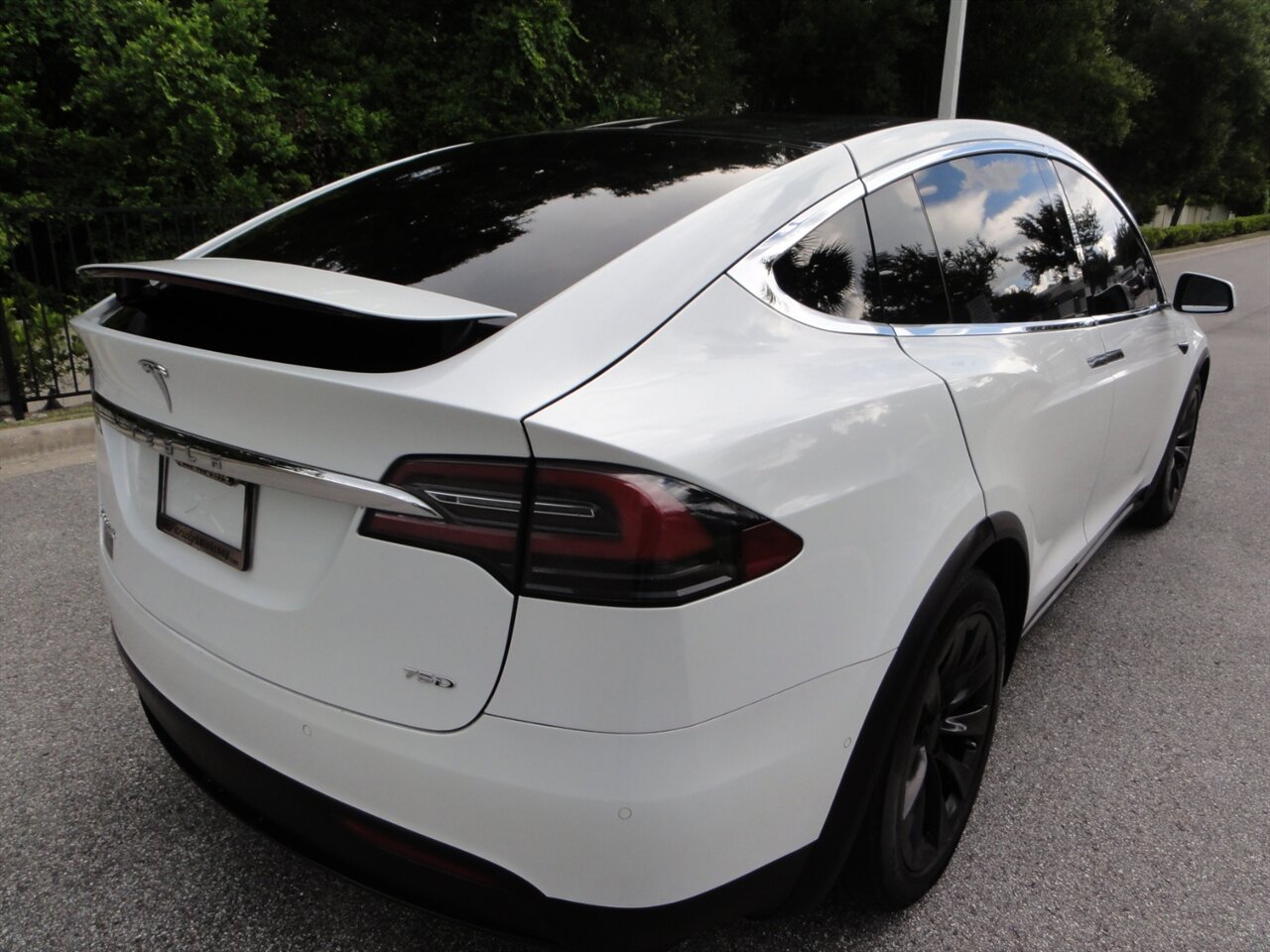 2018 Tesla Model X 75D Premium - Photo 3 - Deland, FL 32720