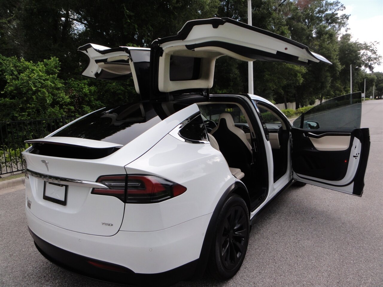 2018 Tesla Model X 75D Premium - Photo 28 - Deland, FL 32720
