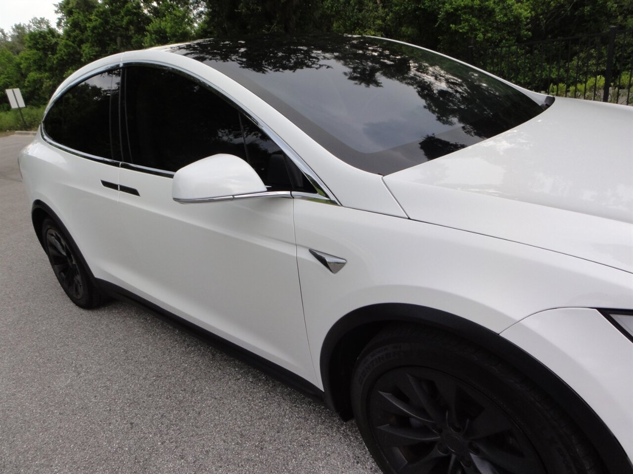 2018 Tesla Model X 75D Premium - Photo 8 - Deland, FL 32720