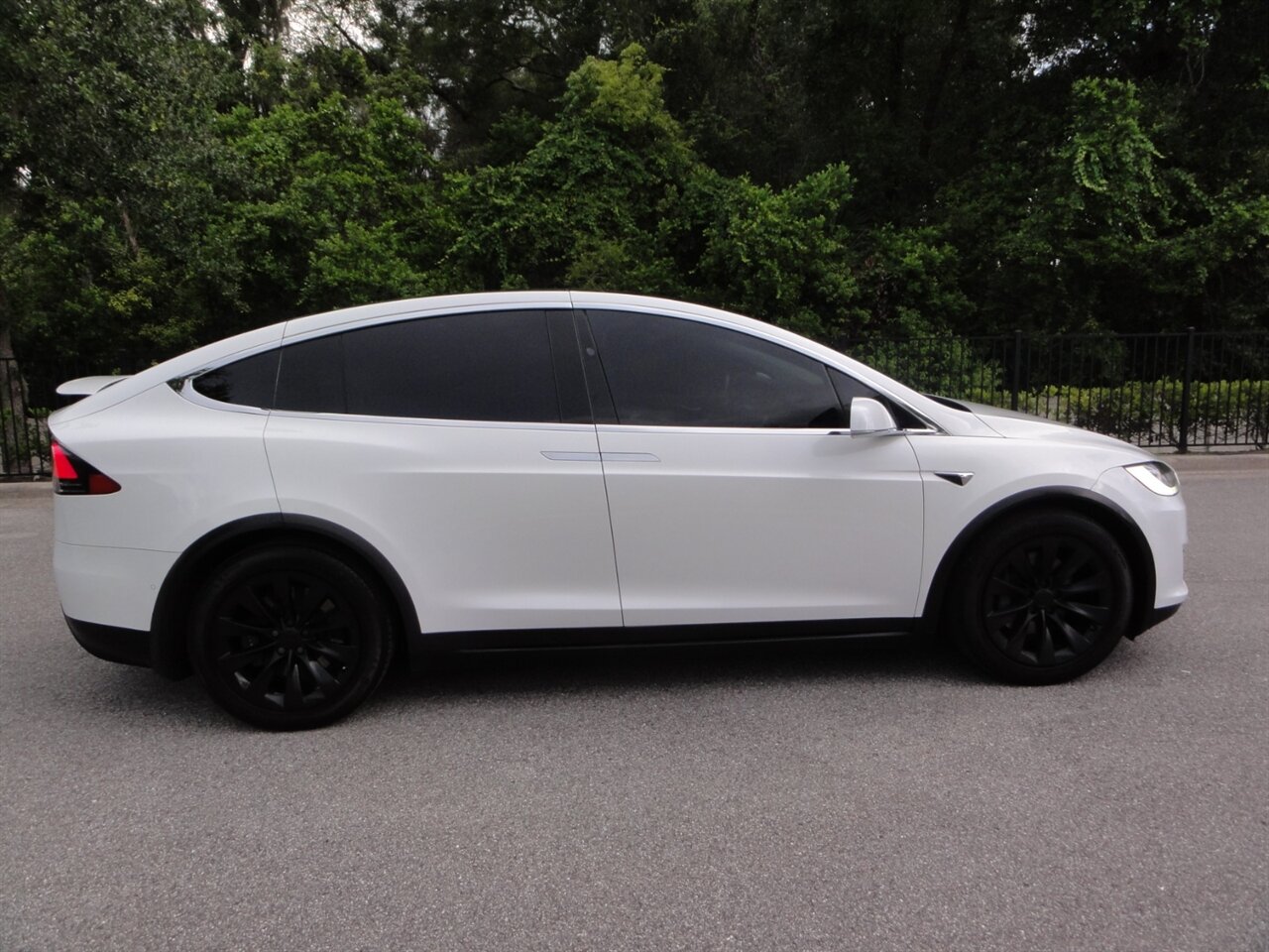 2018 Tesla Model X 75D Premium - Photo 15 - Deland, FL 32720