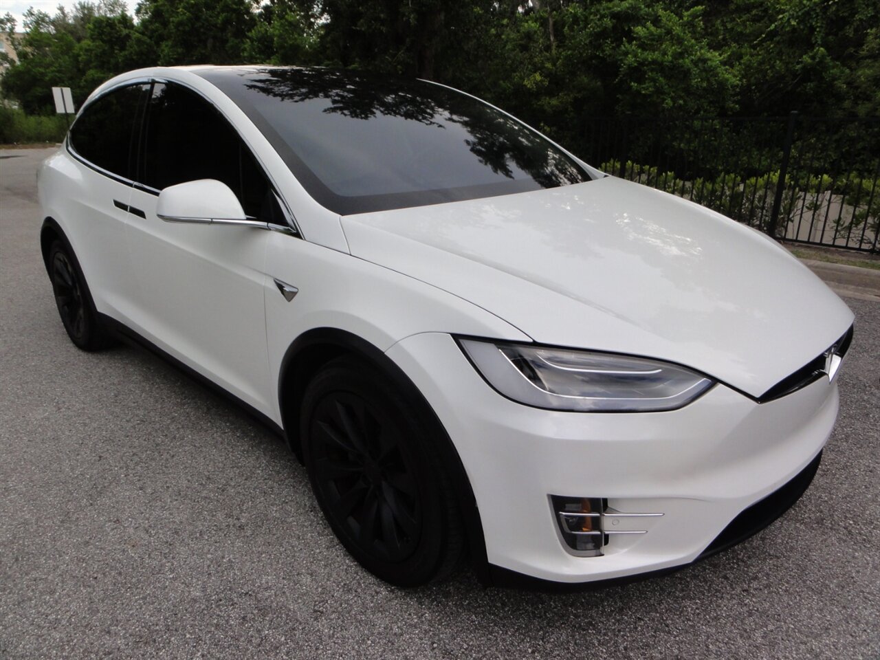 2018 Tesla Model X 75D  Premium - Photo 1 - Deland, FL 32720