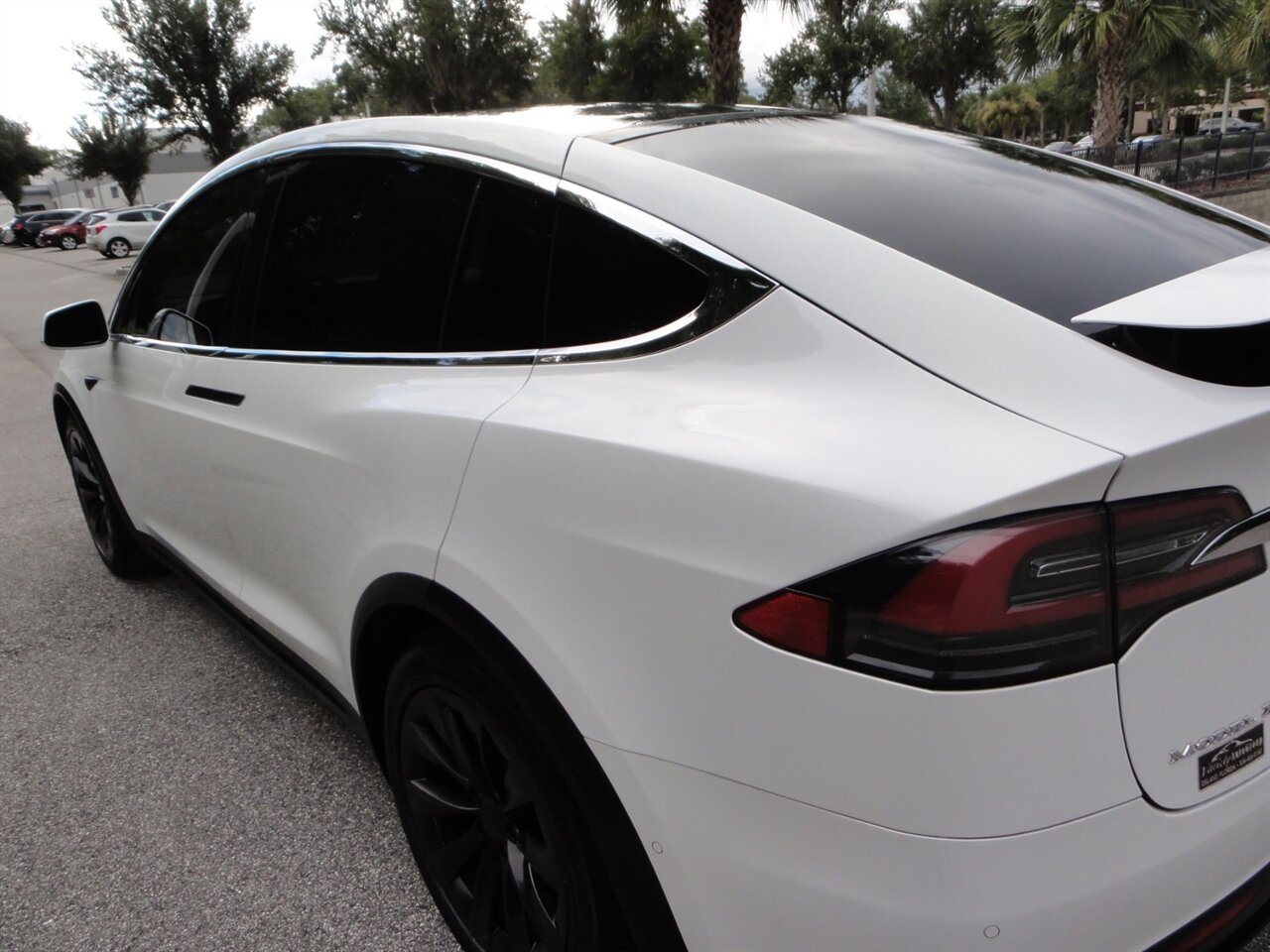 2018 Tesla Model X 75D Premium - Photo 12 - Deland, FL 32720