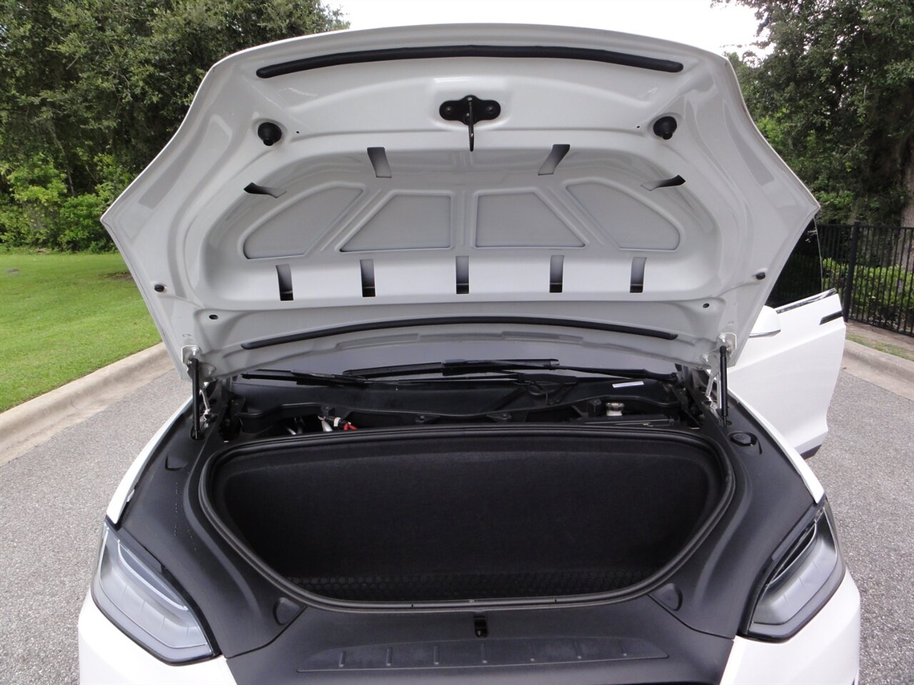 2018 Tesla Model X 75D Premium - Photo 31 - Deland, FL 32720