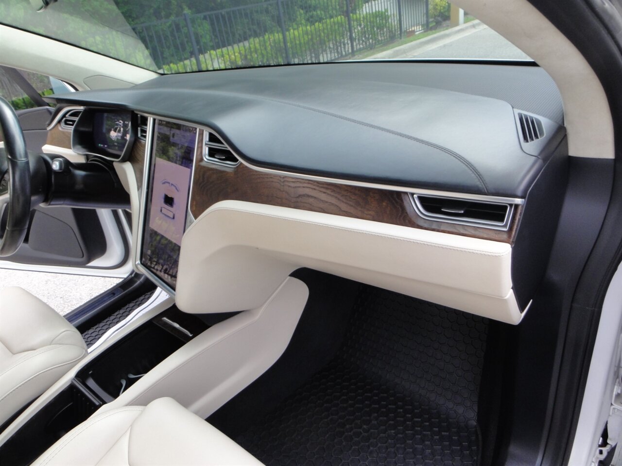 2018 Tesla Model X 75D Premium - Photo 47 - Deland, FL 32720