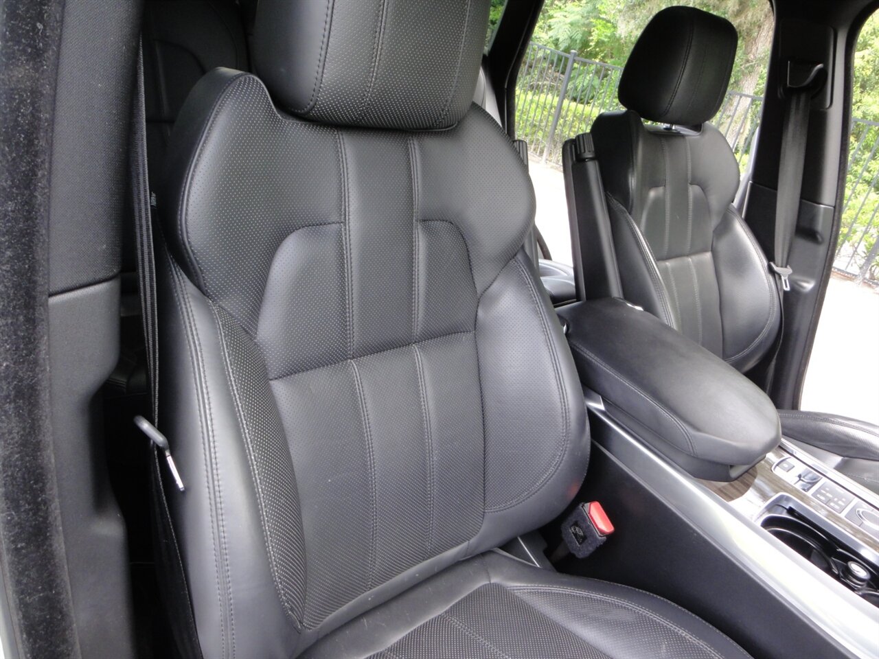 2017 Land Rover Range Rover Sport HSE Premium AWD - Photo 43 - Deland, FL 32720