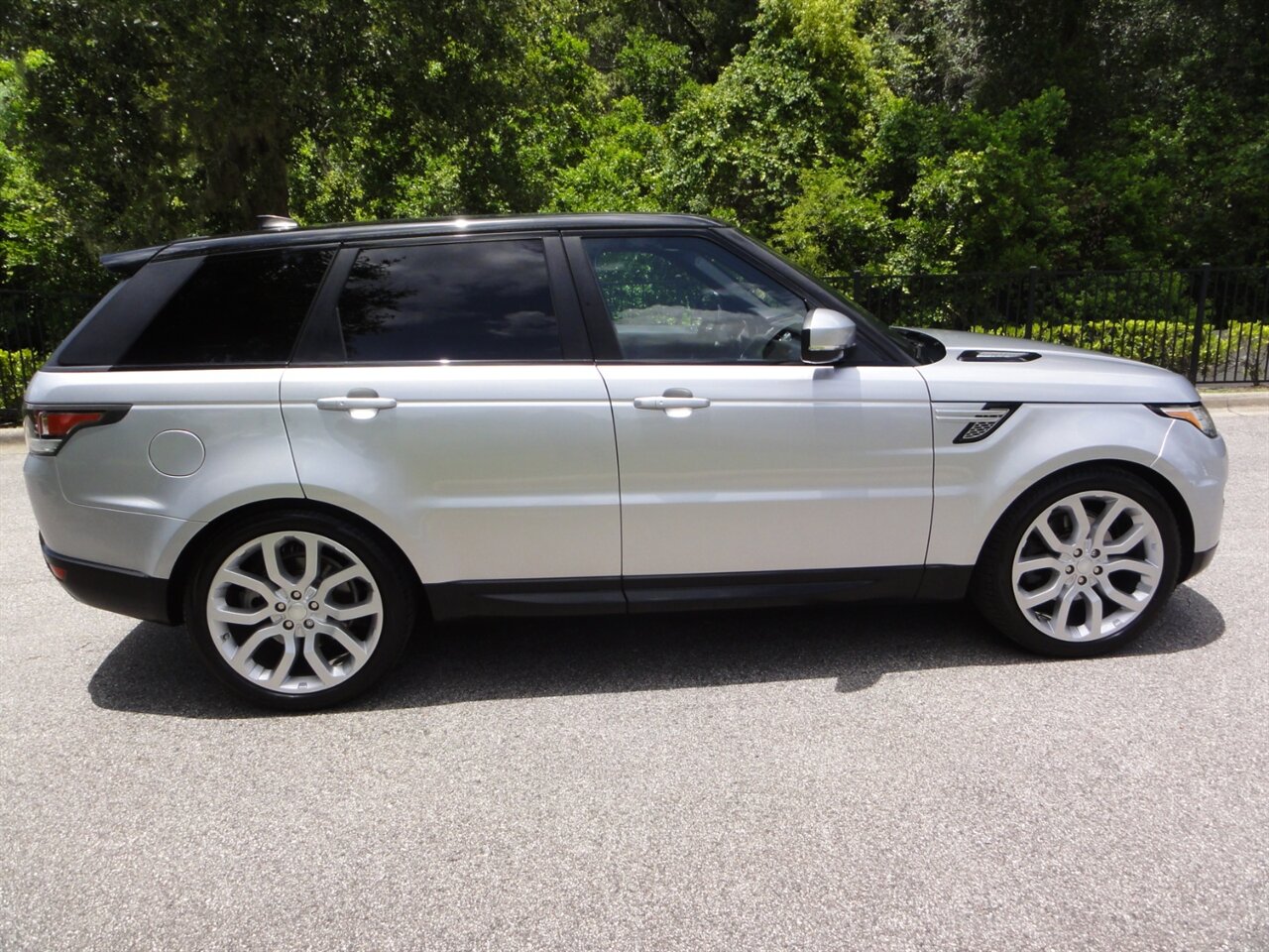 2017 Land Rover Range Rover Sport HSE Premium AWD - Photo 15 - Deland, FL 32720