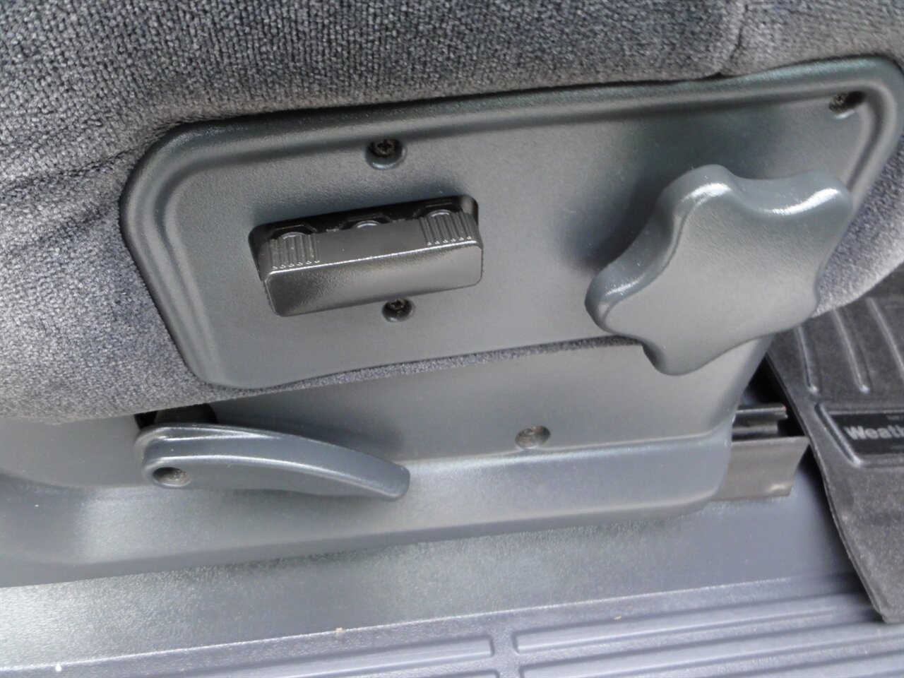 2001 Chevrolet Silverado 1500 LS Style side - Photo 43 - Deland, FL 32720