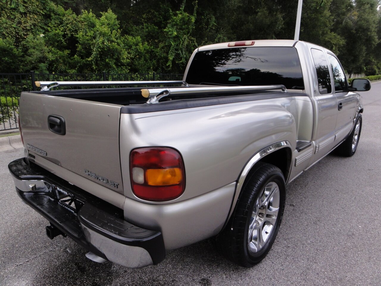 2001 Chevrolet Silverado 1500 LS Style side - Photo 4 - Deland, FL 32720