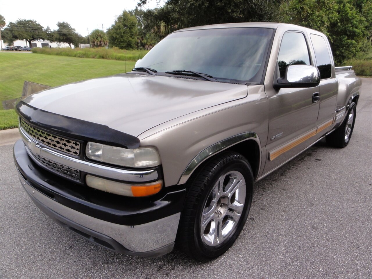 2001 Chevrolet Silverado 1500 LS Style side - Photo 2 - Deland, FL 32720