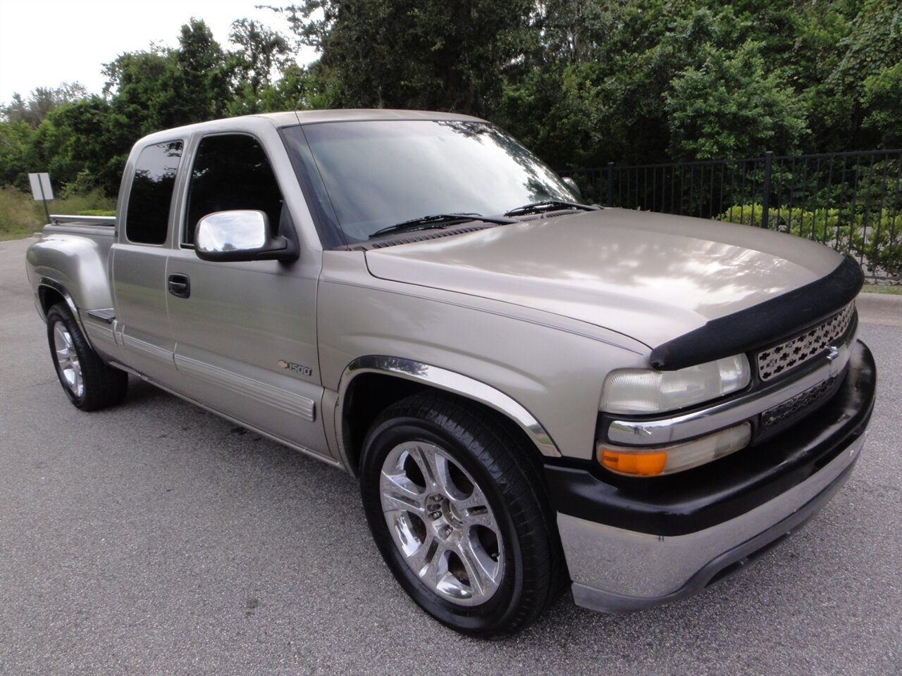 2001 Chevrolet Silverado 1500 LS Style side   - Photo 1 - Deland, FL 32720